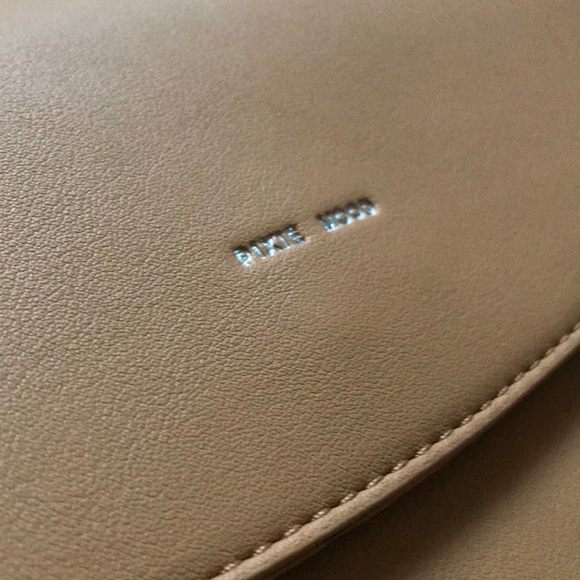 Pixie Mood Zoe Crossbody - Picture 2 of 5